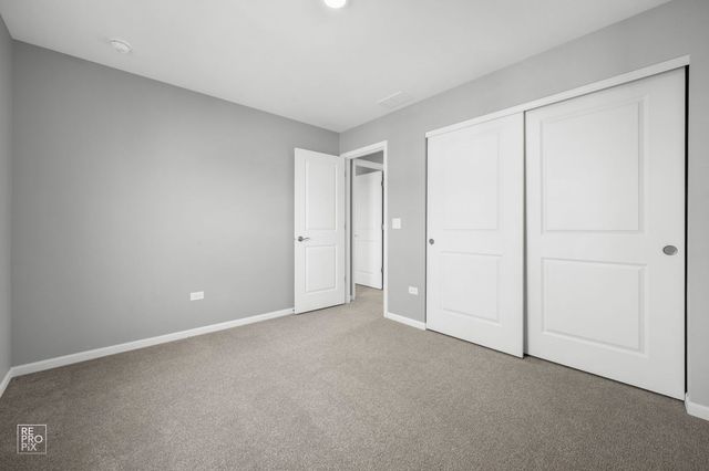 231 Lakeshore Drive 231, Oswego, IL 60543