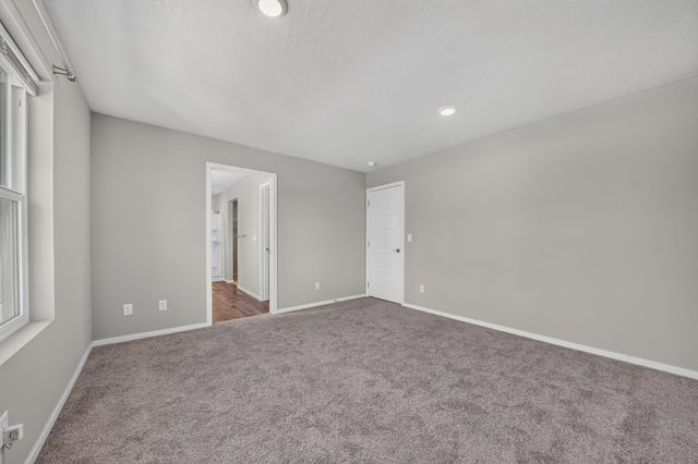 12126 N Greene St, Mead, WA 99021