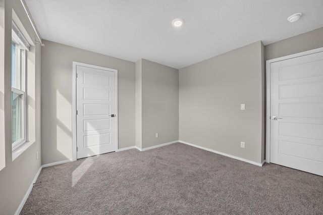 12126 N Greene St, Mead, WA 99021