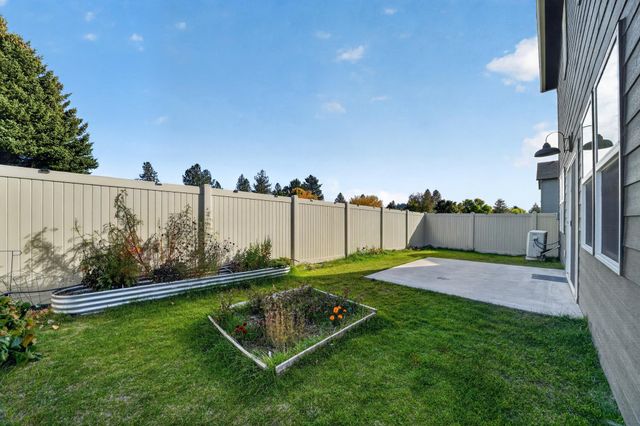 12126 N Greene St, Mead, WA 99021