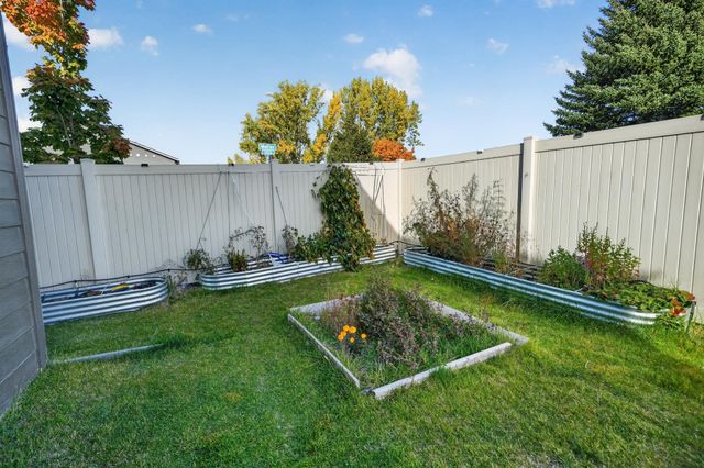12126 N Greene St, Mead, WA 99021