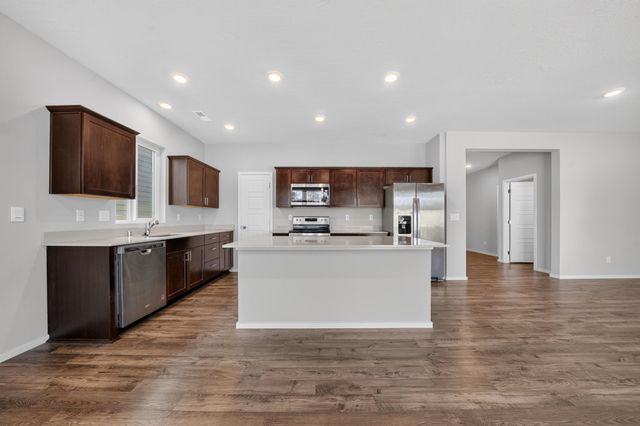 12126 N Greene St, Mead, WA 99021