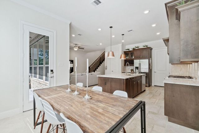 19 Silver Rock Drive, Tomball, TX 77375