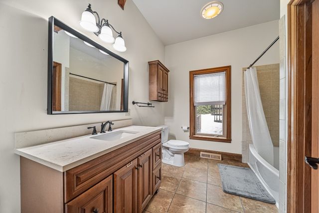 298 NIAGARA POINTE Drive, Erie, PA 16507