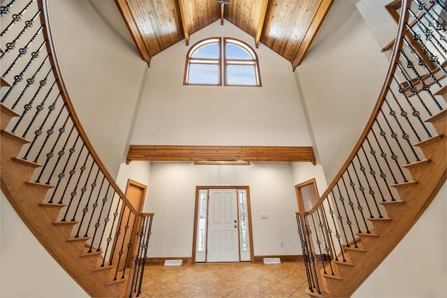 298 NIAGARA POINTE Drive, Erie, PA 16507