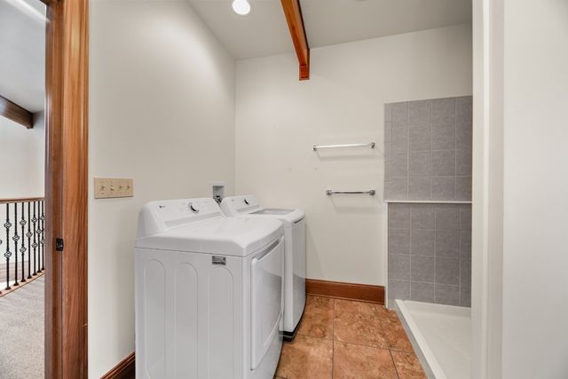 298 NIAGARA POINTE Drive, Erie, PA 16507