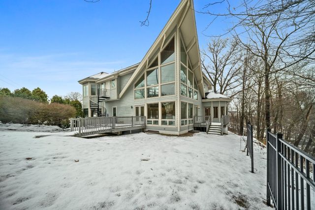 298 NIAGARA POINTE Drive, Erie, PA 16507