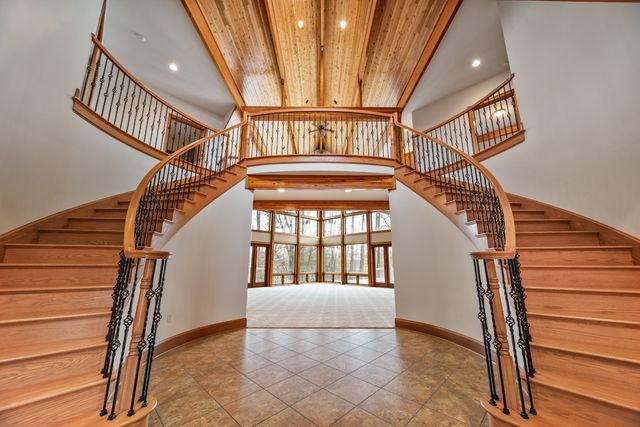 298 NIAGARA POINTE Drive, Erie, PA 16507