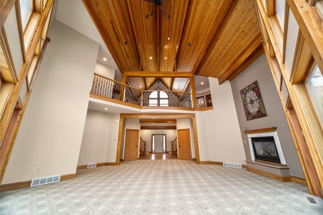 298 NIAGARA POINTE Drive, Erie, PA 16507