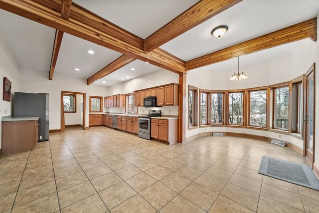 298 NIAGARA POINTE Drive, Erie, PA 16507