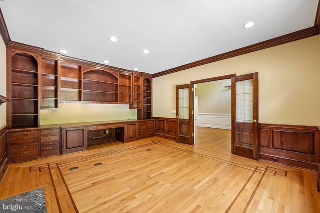 15 OLD COVERED BRIDGE RD, Newtown Square, PA 19073