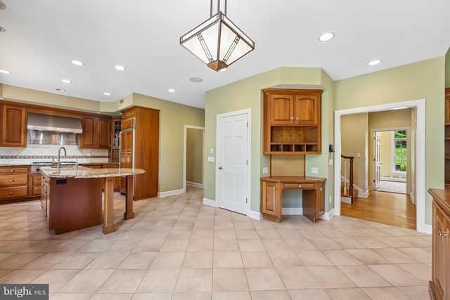 15 OLD COVERED BRIDGE RD, Newtown Square, PA 19073