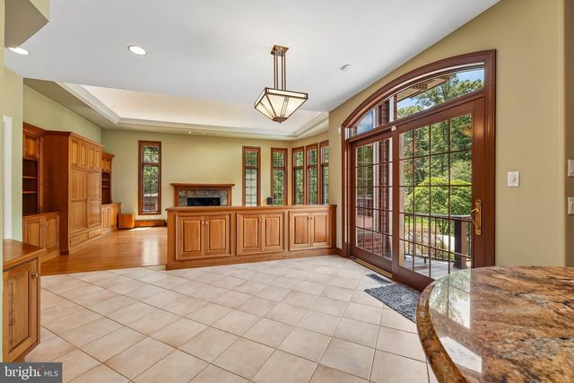 15 OLD COVERED BRIDGE RD, Newtown Square, PA 19073