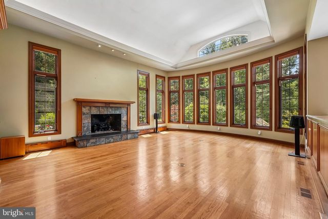 15 OLD COVERED BRIDGE RD, Newtown Square, PA 19073