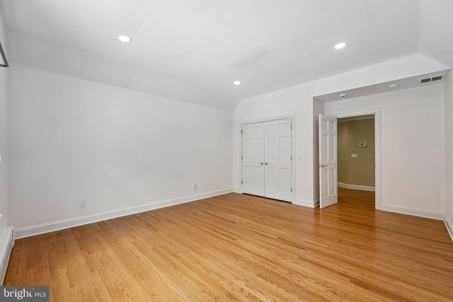 15 OLD COVERED BRIDGE RD, Newtown Square, PA 19073