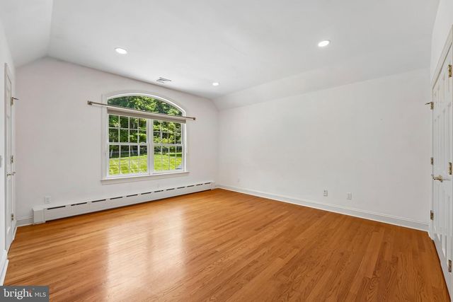 15 OLD COVERED BRIDGE RD, Newtown Square, PA 19073