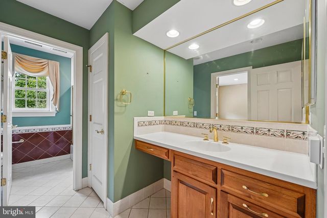15 OLD COVERED BRIDGE RD, Newtown Square, PA 19073