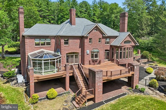 15 OLD COVERED BRIDGE RD, Newtown Square, PA 19073