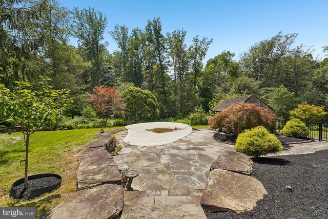15 OLD COVERED BRIDGE RD, Newtown Square, PA 19073