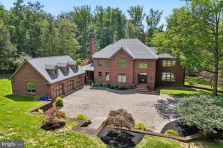 15 OLD COVERED BRIDGE RD, Newtown Square, PA 19073