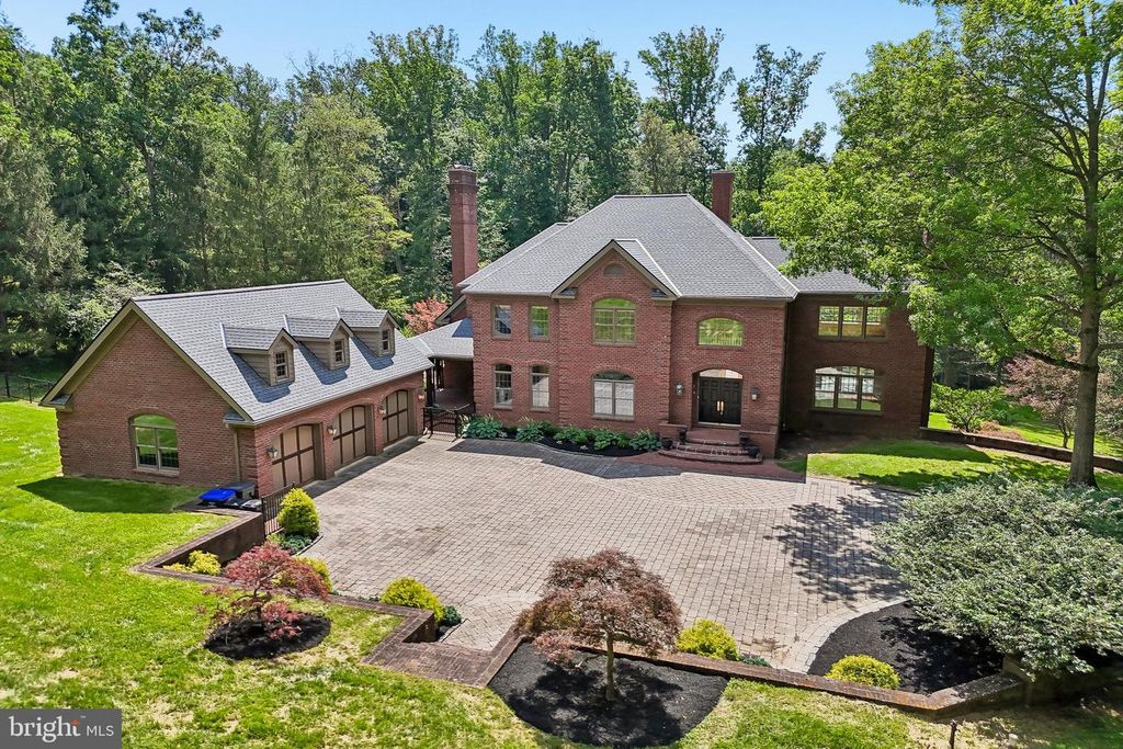 15 OLD COVERED BRIDGE RD, Newtown Square, PA 19073