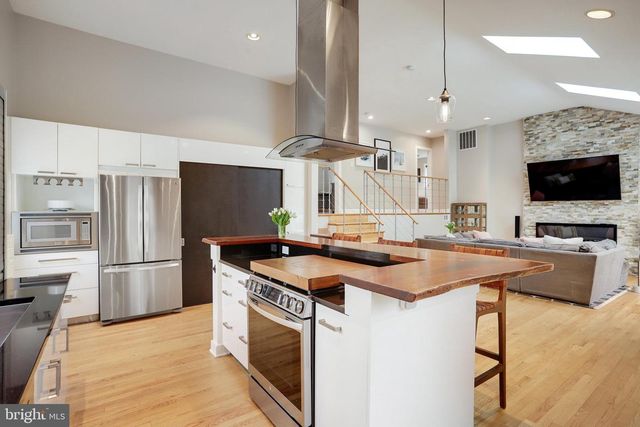 4522 TRAYMORE ST, Bethesda, MD 20814
