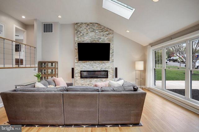4522 TRAYMORE ST, Bethesda, MD 20814