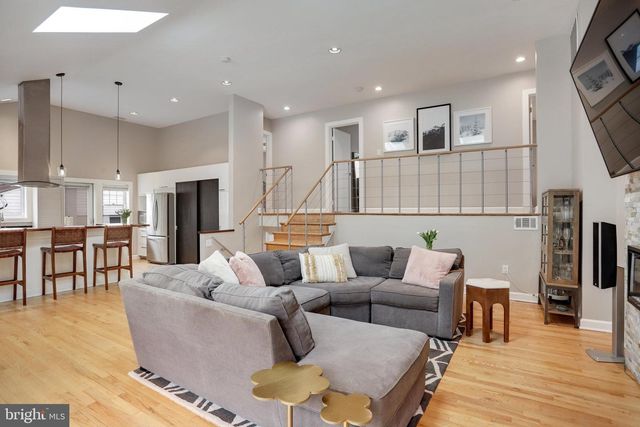 4522 TRAYMORE ST, Bethesda, MD 20814