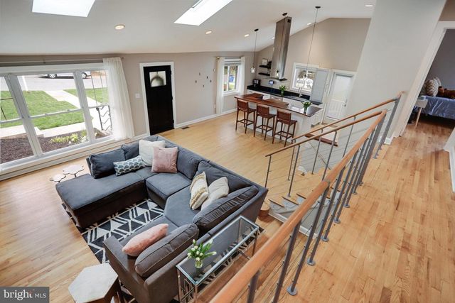 4522 TRAYMORE ST, Bethesda, MD 20814