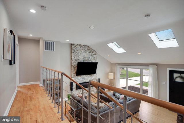 4522 TRAYMORE ST, Bethesda, MD 20814