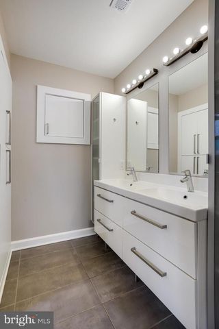 4522 TRAYMORE ST, Bethesda, MD 20814