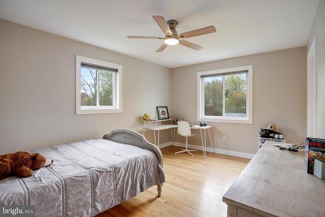4522 TRAYMORE ST, Bethesda, MD 20814