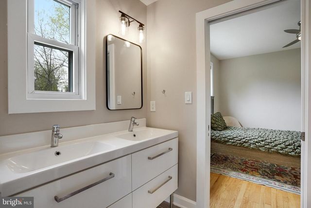 4522 TRAYMORE ST, Bethesda, MD 20814