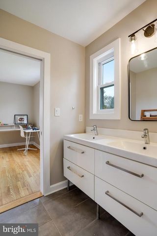 4522 TRAYMORE ST, Bethesda, MD 20814