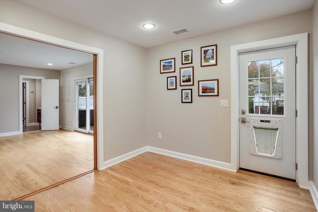 4522 TRAYMORE ST, Bethesda, MD 20814