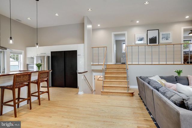 4522 TRAYMORE ST, Bethesda, MD 20814