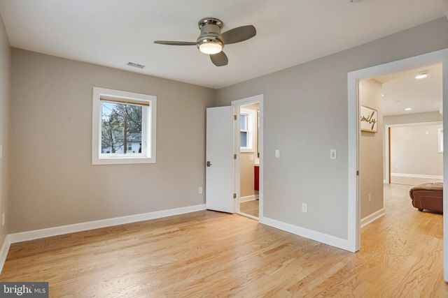 4522 TRAYMORE ST, Bethesda, MD 20814