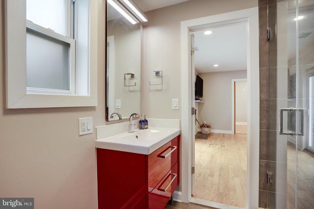 4522 TRAYMORE ST, Bethesda, MD 20814