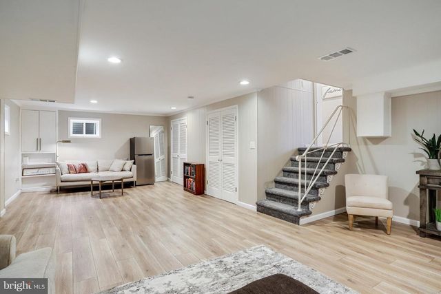 4522 TRAYMORE ST, Bethesda, MD 20814
