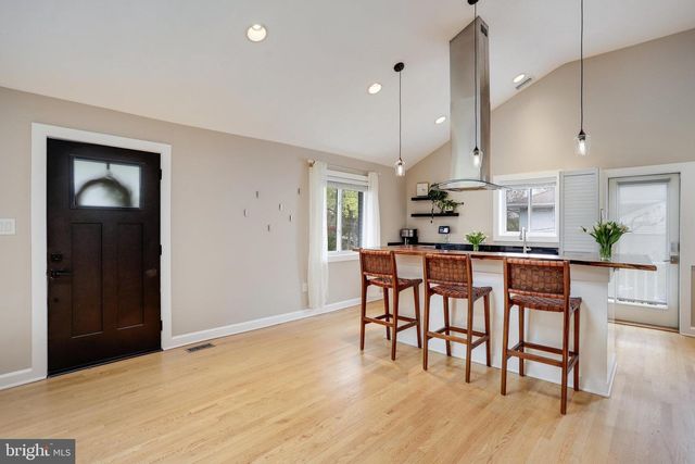 4522 TRAYMORE ST, Bethesda, MD 20814