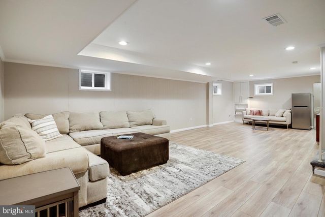 4522 TRAYMORE ST, Bethesda, MD 20814