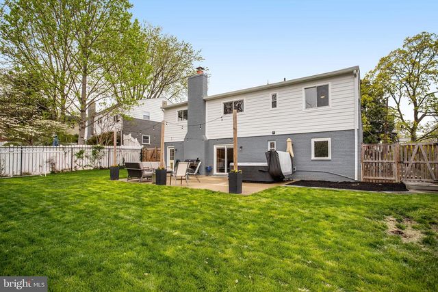 4522 TRAYMORE ST, Bethesda, MD 20814