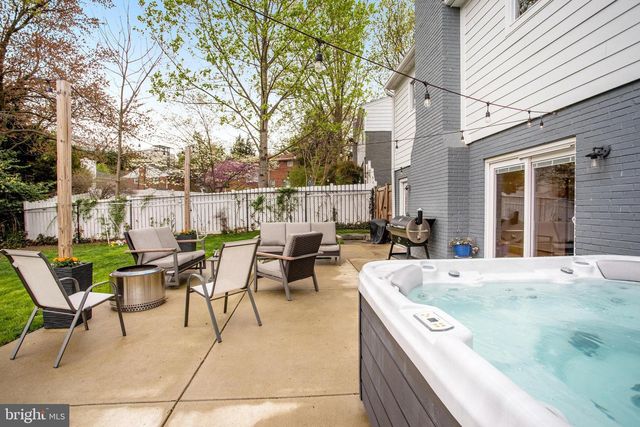 4522 TRAYMORE ST, Bethesda, MD 20814