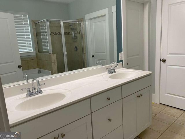 202 Oakleigh Pointe Drive, Dallas, GA 30157