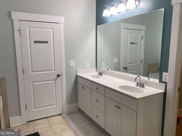 202 Oakleigh Pointe Drive, Dallas, GA 30157