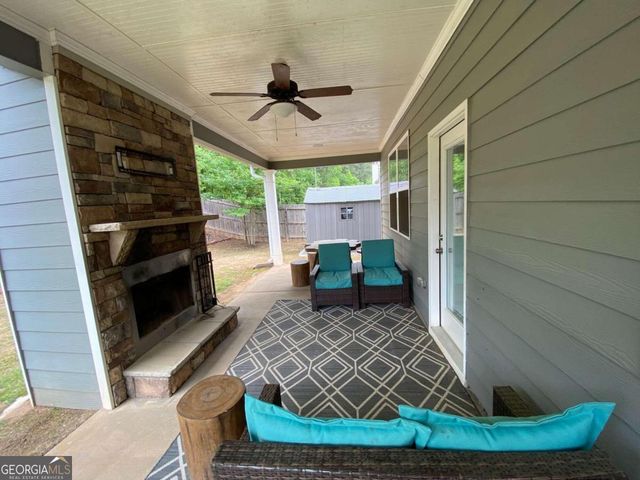 202 Oakleigh Pointe Drive, Dallas, GA 30157