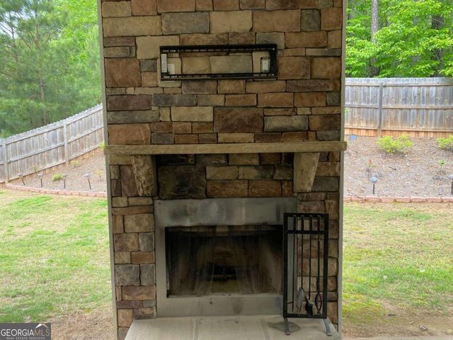 202 Oakleigh Pointe Drive, Dallas, GA 30157
