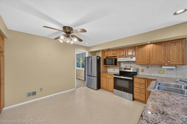 6611 Paul Revere Lane, Canton Charter Township, MI 48187