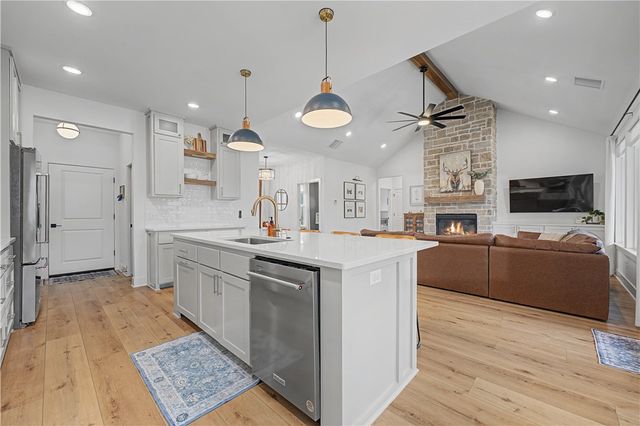 4 Scotch Broom Place, Bella Vista, AR 72715