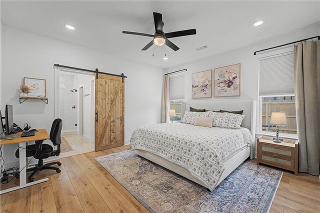 4 Scotch Broom Place, Bella Vista, AR 72715